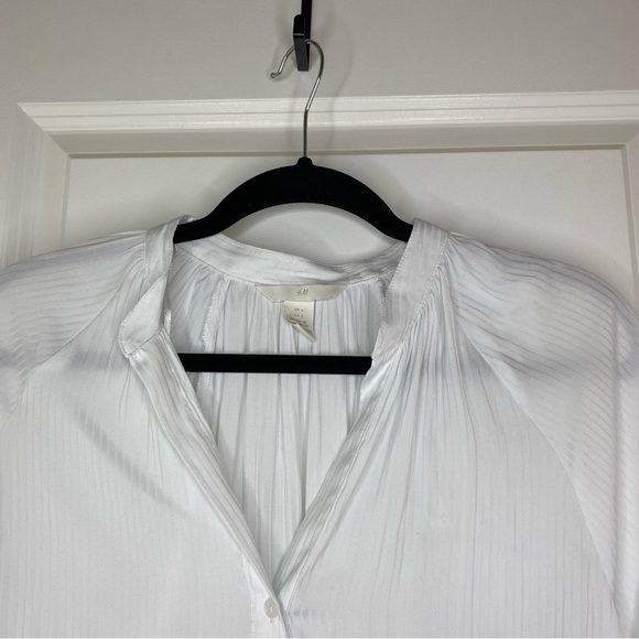 H&M Blouse with Tie Sleeves - Picture 5 of 8